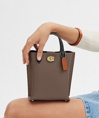 バッグホワイトデーまで限定価格★新品★COACH トライカラーバック★プレゼントにも！